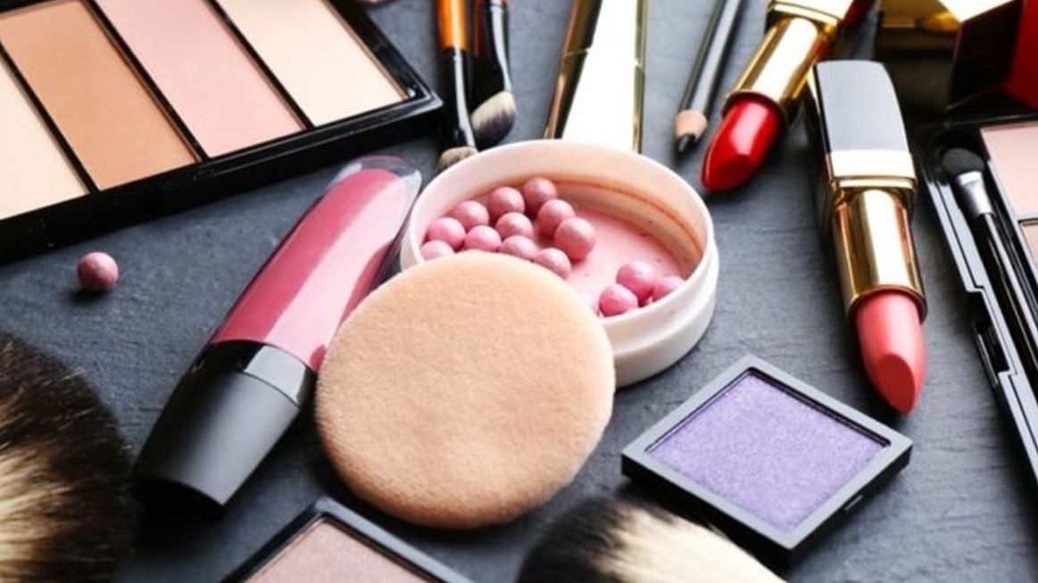 Anmat lanzó nuevas prohibiciones de sustancias en cosméticos y perfumes
