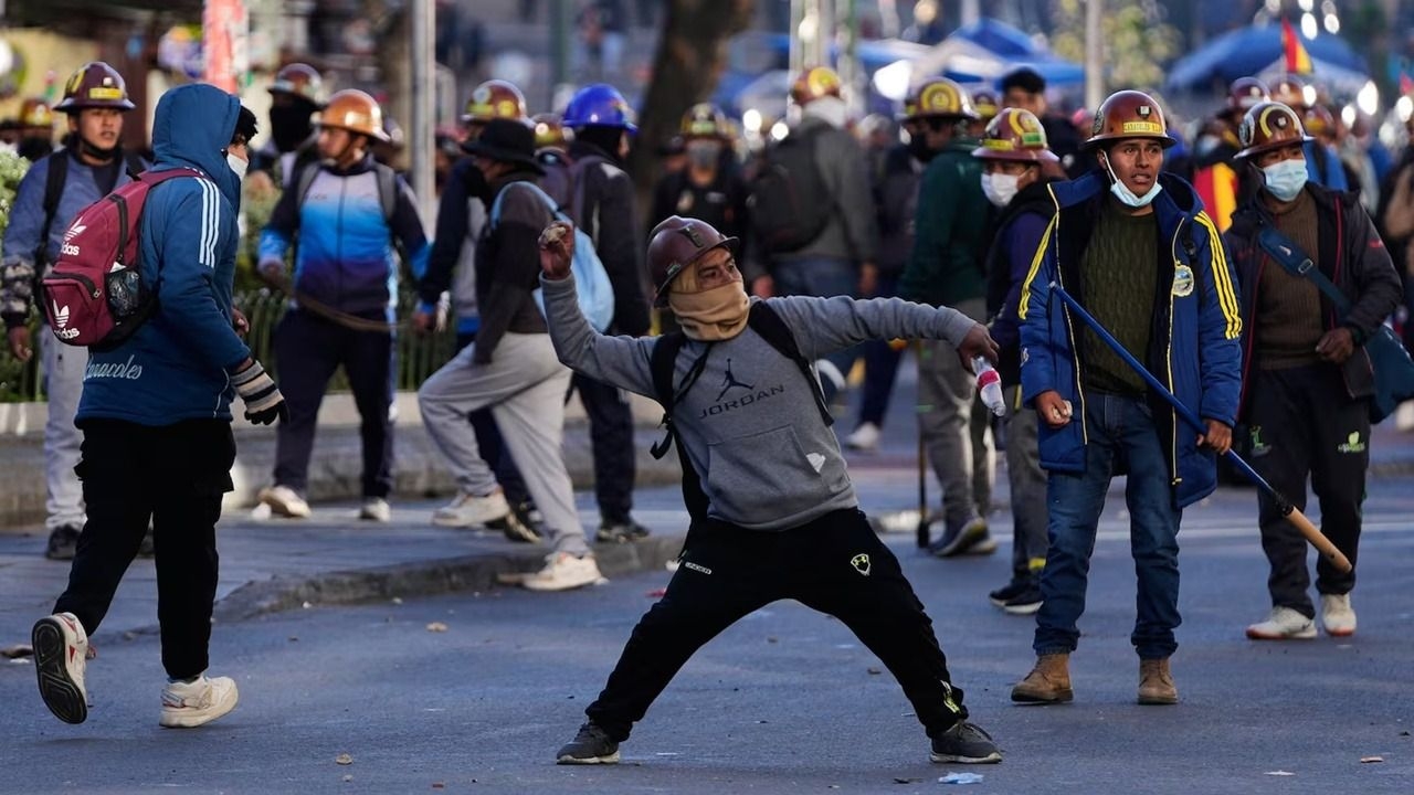 Estados Unidos vinculó las protestas en Bolivia con un intento de desestabilización
