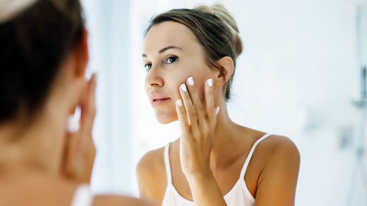 Dermatólogos explican por qué hay que usar protector solar en días fríos