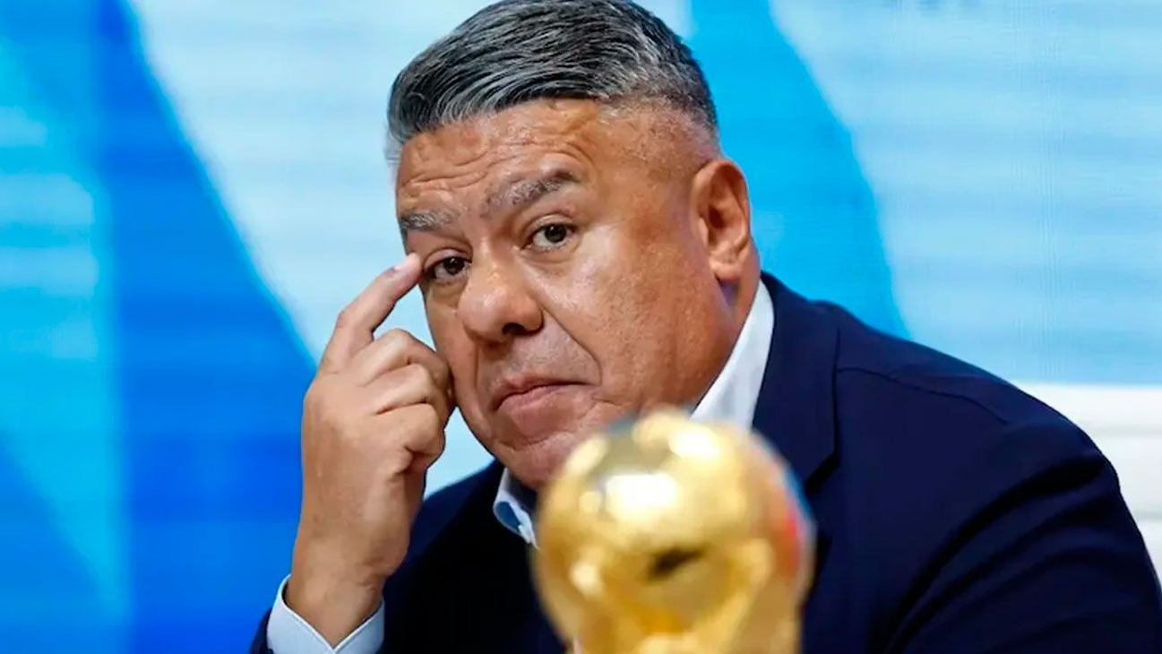 Un juez autorizó  al Chiqui Tapia a viajar al Mundial tras una garantía económica