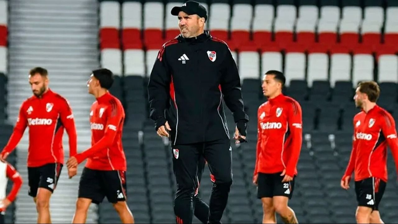Coudet guarda a todos en River y mete 11 cambios ante Bragantino