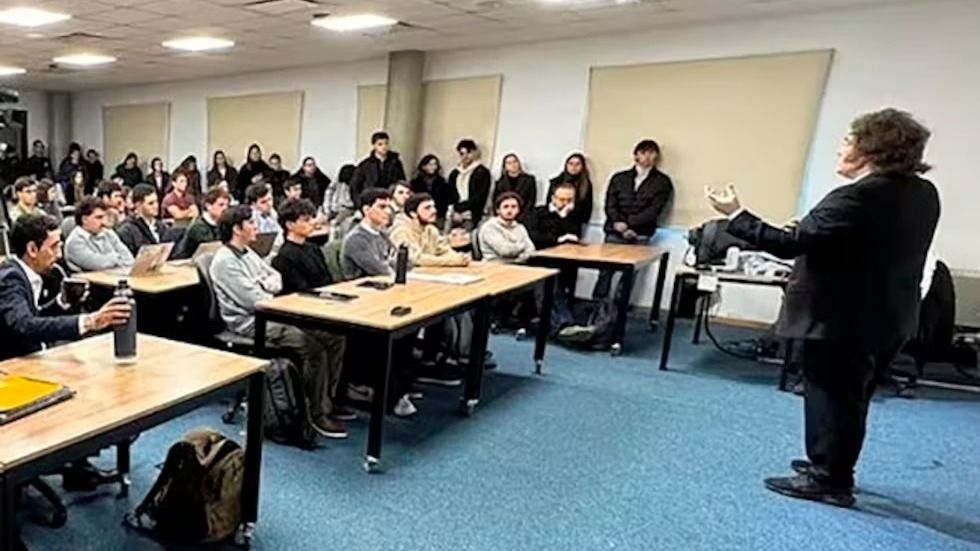 Una publicación de docentes de la Universidad de San Andrés manifiesta el rechazo de la clase de Milei