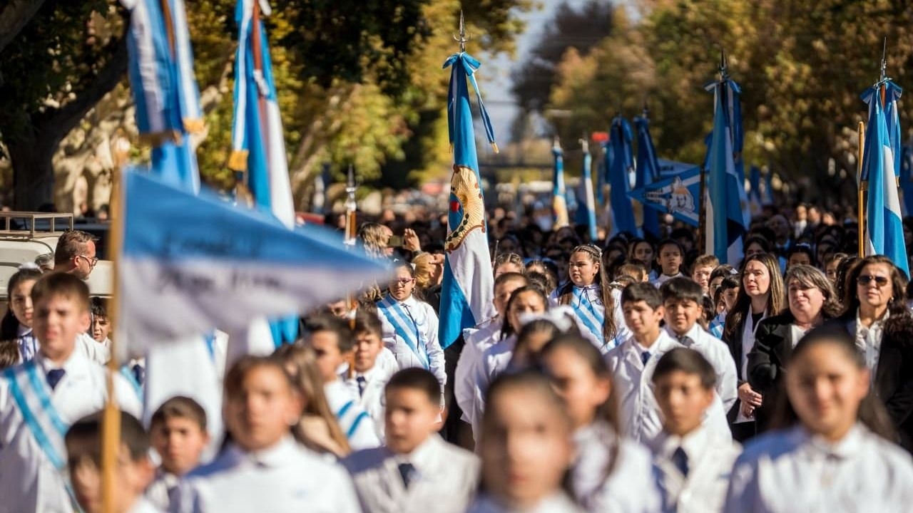 Las actividades y horarios de la Gala Patria y el desfile del 25 de Mayo