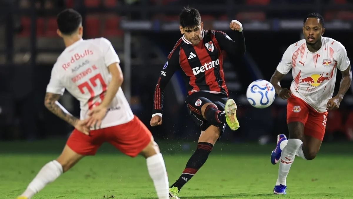 River empató con Bragantino de Brasil sobre el final del partido