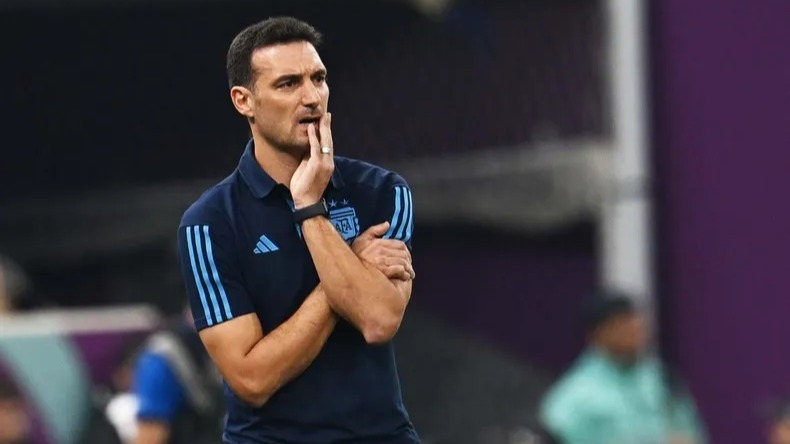 Scaloni analiza sumar a Santiago Beltrán para completar su lista mundialista