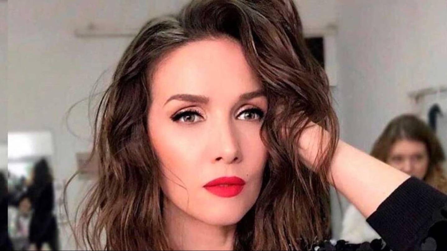 Natalia Oreiro impacta con un look de Hollywood en su avant premiere