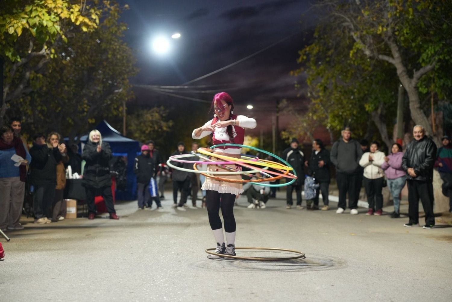 Tres barrios populares de Chimbas estrenan iluminación LED