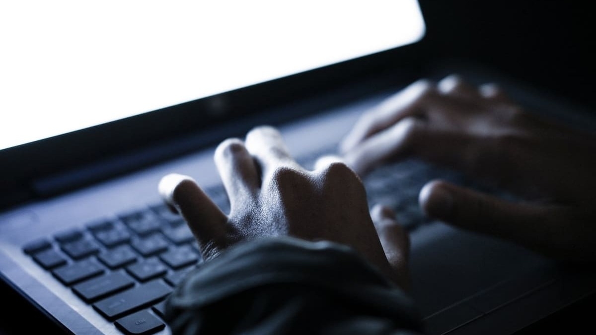 Detuvieron a un joven de 18 años por tenencia de pornografía infantil