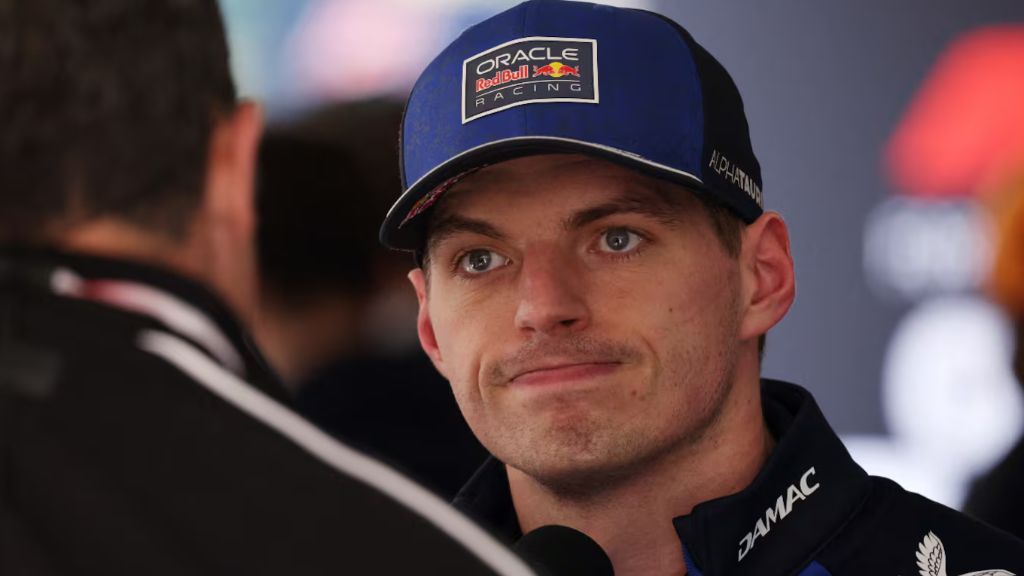 Verstappen aseguró que seguirá en la F1 y criticó a un expiloto sudamericano
