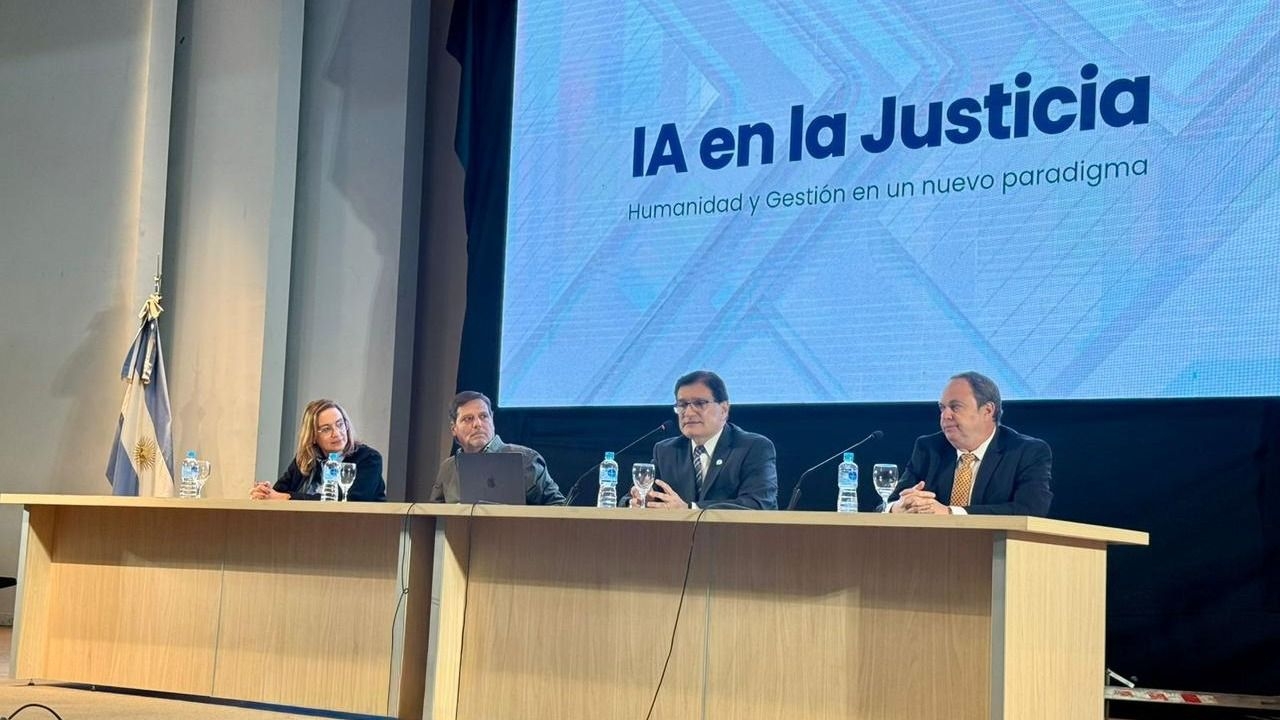Más de 500 personas se capacitaron en IA para el servicio de Justicia