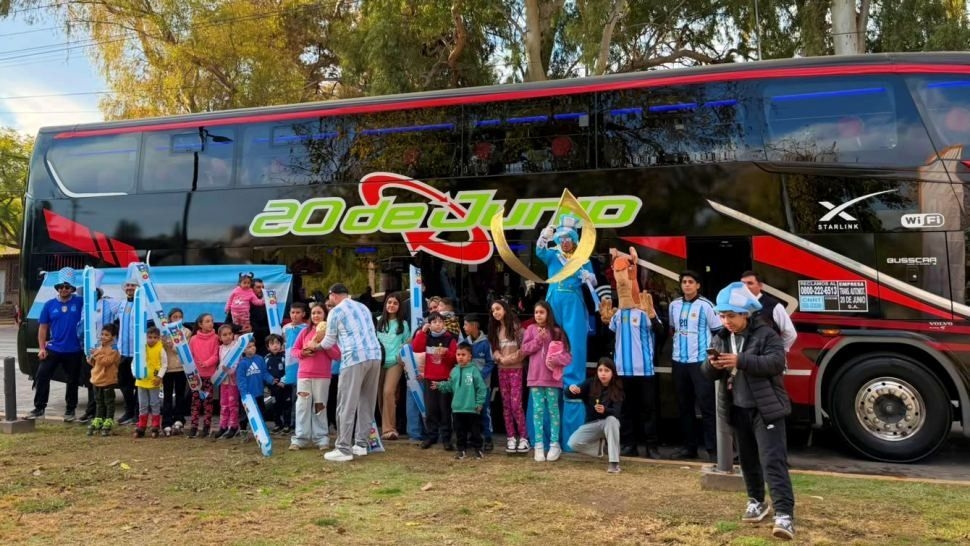 La Caravana mundialista de GRUPO HUARPE ya está en el Parque de Mayo