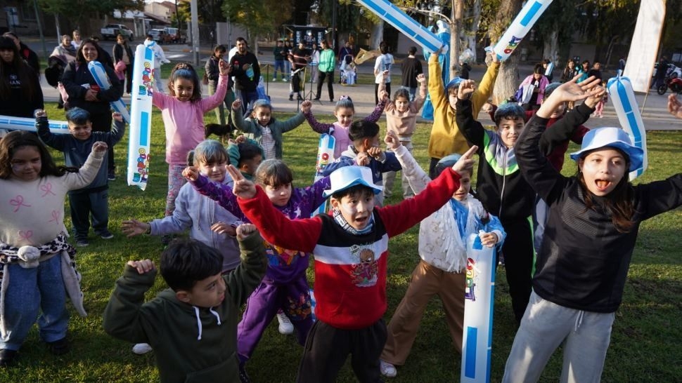 Los más chicos encendieron la fiesta mundialista en el Parque