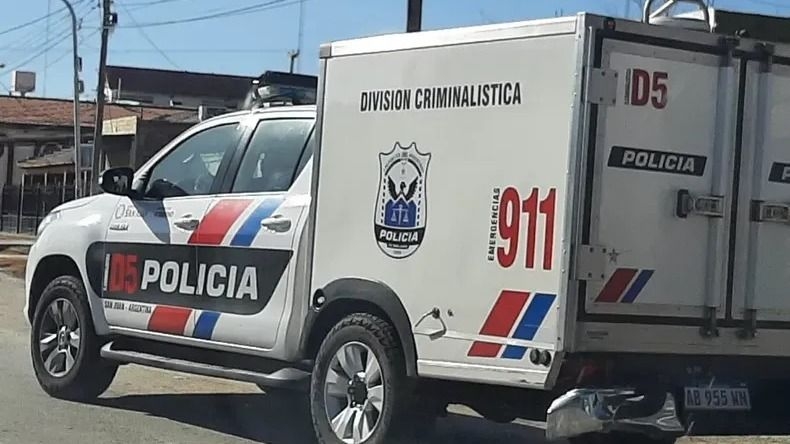 Un hombre fallecido en su vivienda fue encontrado por la policía