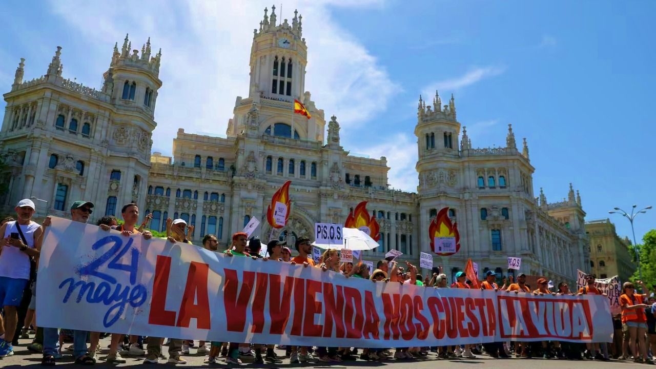 Realizaron una masiva marcha en España contra la crisis habitacional
