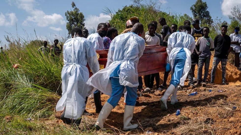 Brote de ébola en Congo provoca conflictos sociales