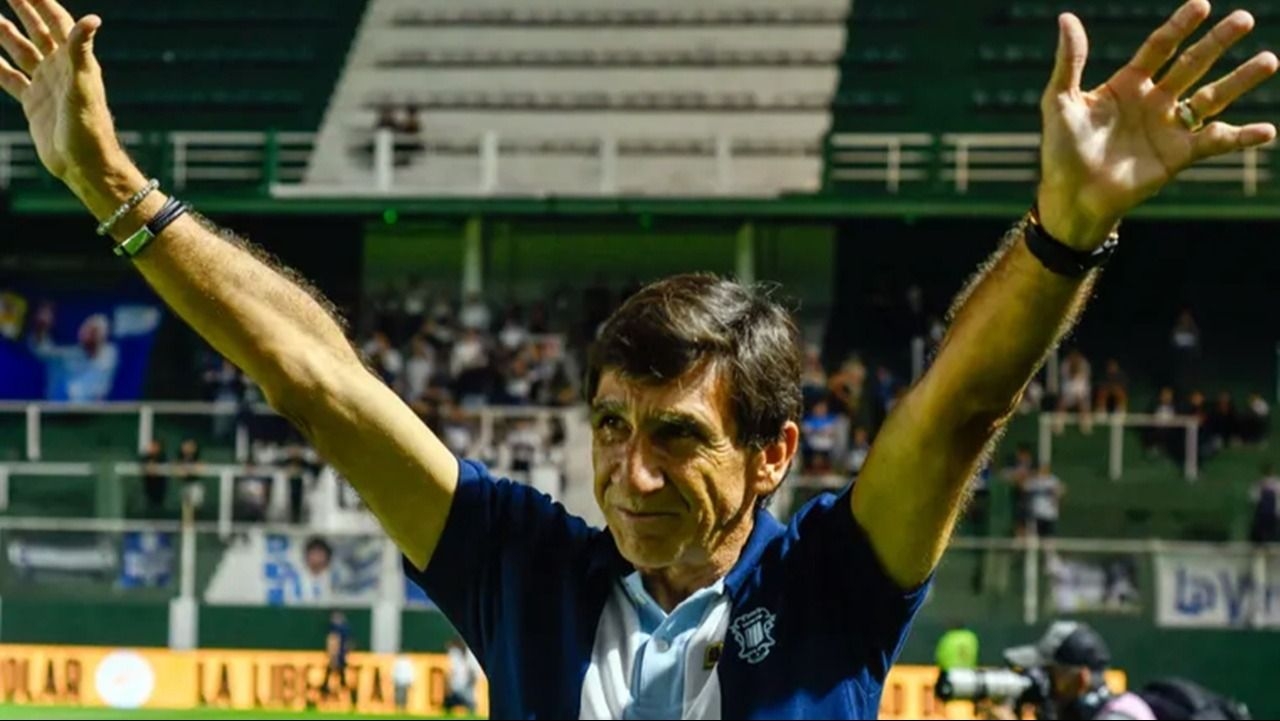 Polémica en Racing por un “olvido” del ex DT Gustavo Costas