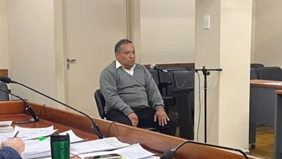 Acusan a un empleado del Marcial Quiroga de montar una carrera trucha 