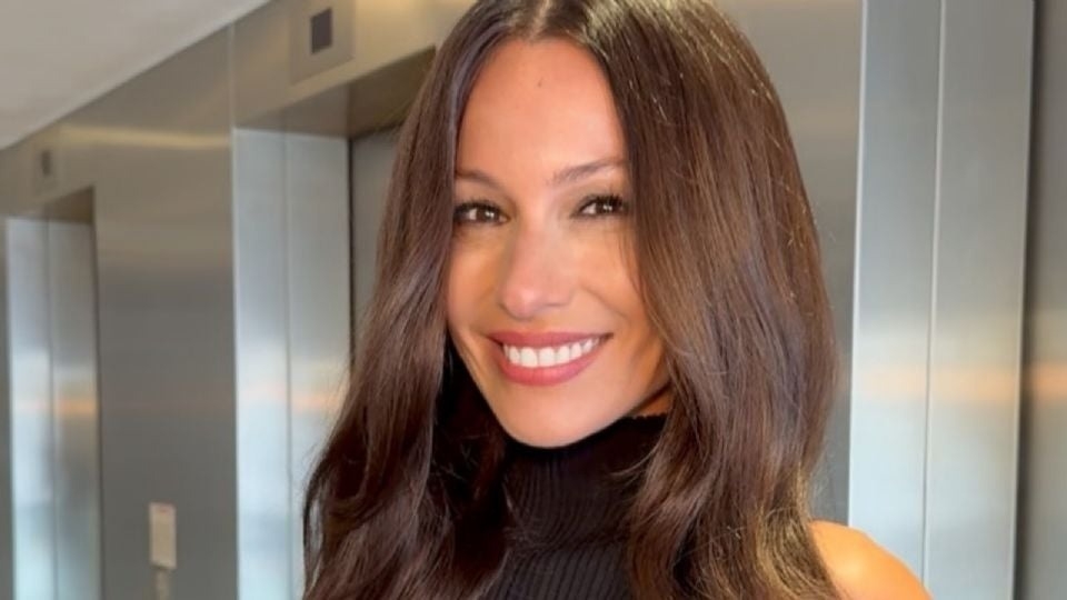 El impactante vestido blanco de Pampita que es furor este invierno