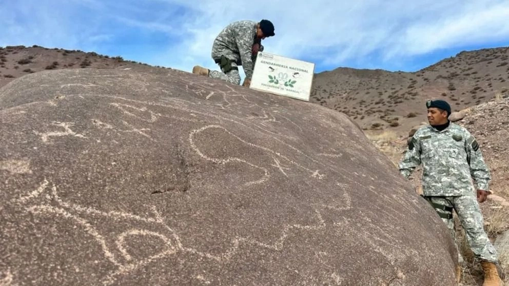 Hallan petroglifos prehispánicos en la cordillera de Calingasta