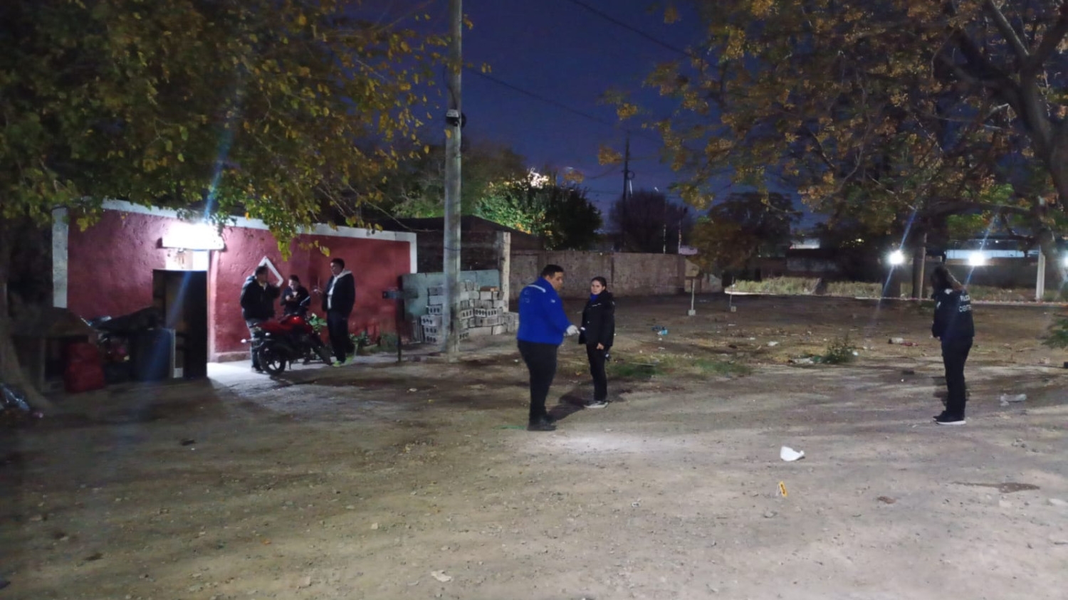 Balearon dos hermanos y buscan a tres prófugos Balearon dos hermanos y buscan a tres prófugos