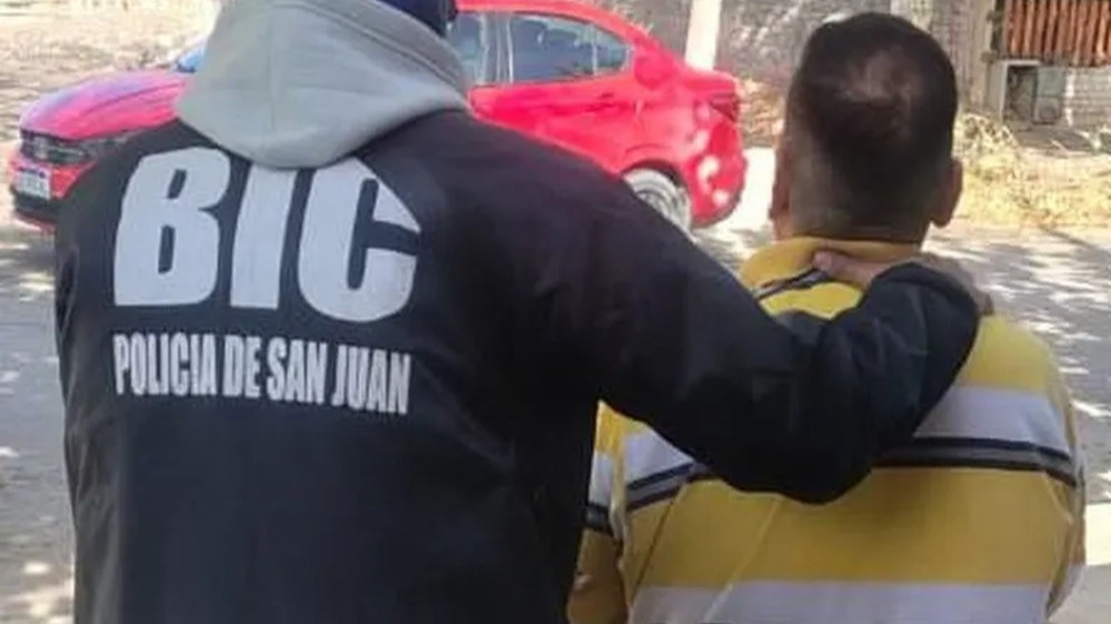 Protagonizó un escándalo sexual y descubrieron que había robado $5.000.000