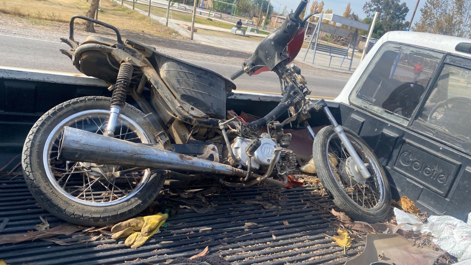 Detuvieron a dos sujetos con una moto con pedido de secuestro en 9 de Julio