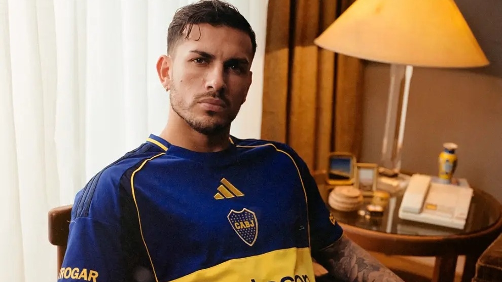 Boca presentó su nueva camiseta en homenaje a la Copa Libertadores 2001