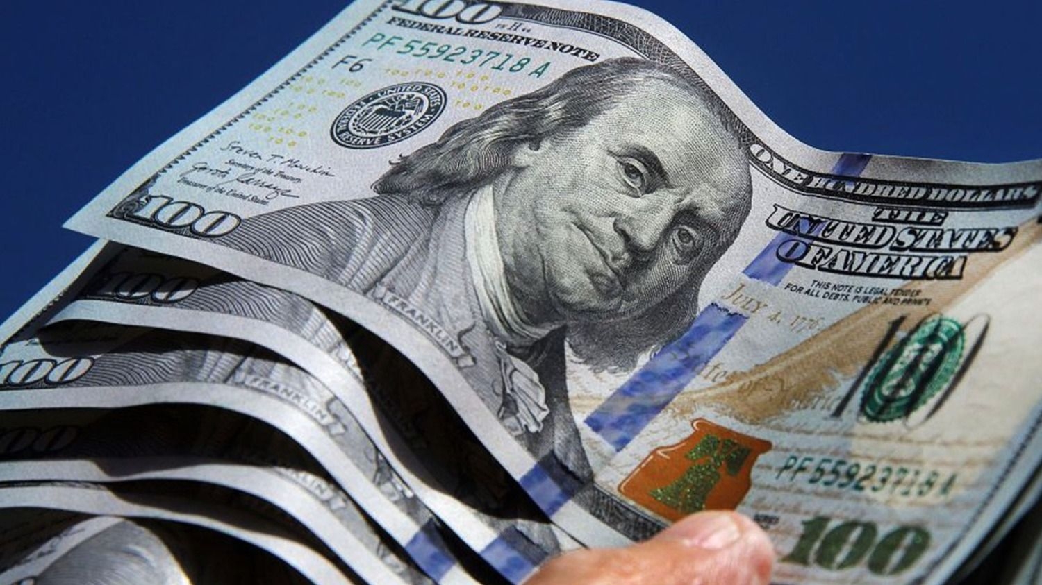 Operadores proyectan que el tipo de cambio llegue a $1.600 en diciembre