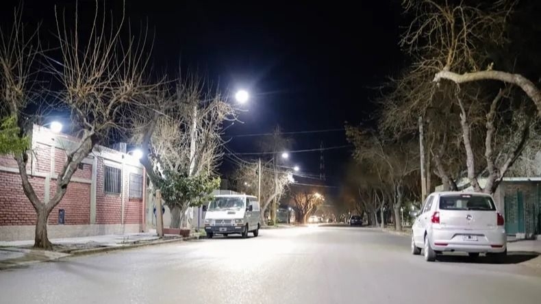 La policía detuvo a dos hombres por robo en banda en el barrio Municipal de Rivadavia