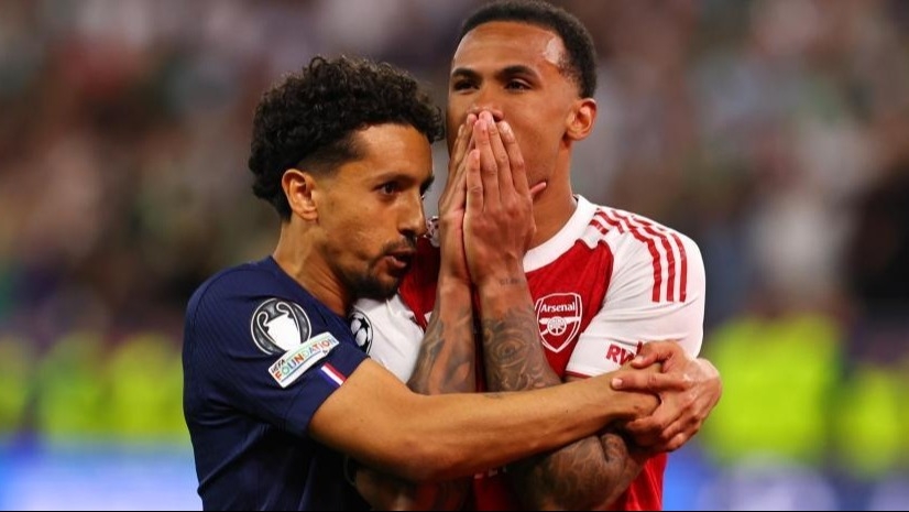 El consuelo de Marquinhos a Gabriel tras perder la final de la Champions
