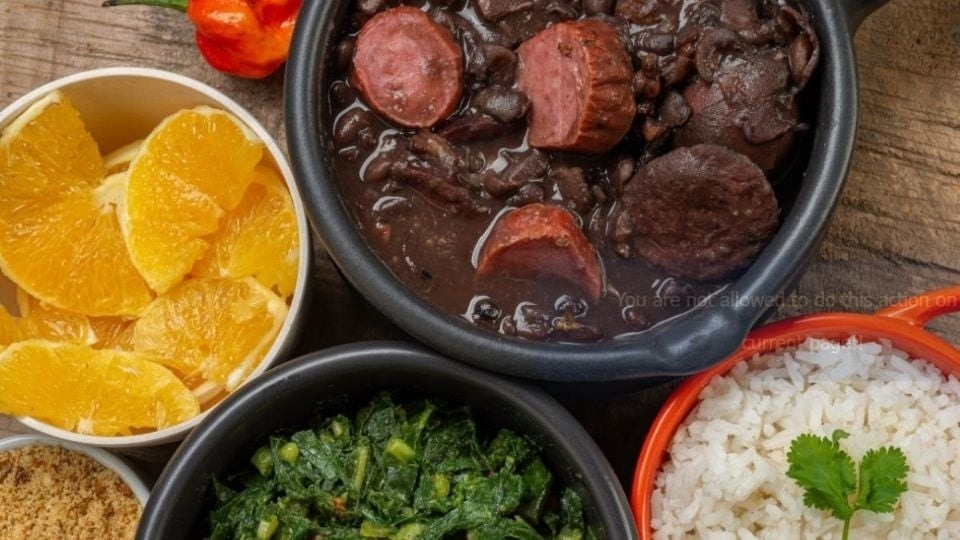 Cómo hacer la mejor feijoada brasileña para combatir los días de frío