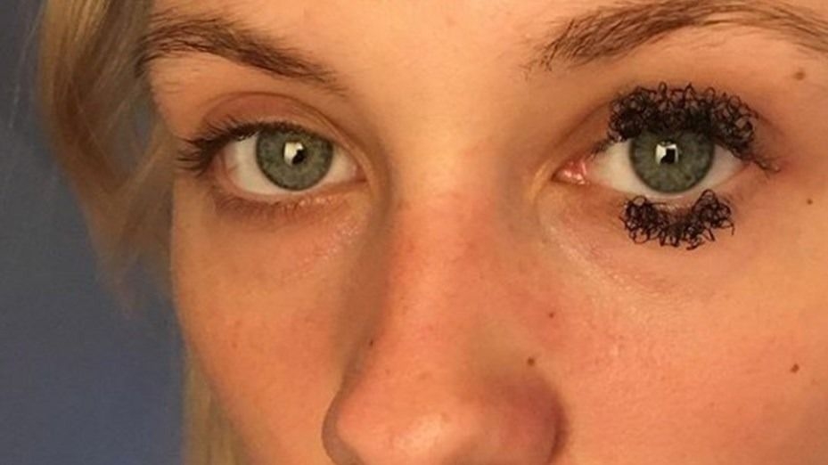 Pestañas con rulos, la moda que impactó en Instagram