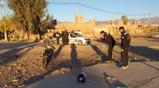 Un joven se cayó de la moto y tres ladrones aprovecharon para robarle