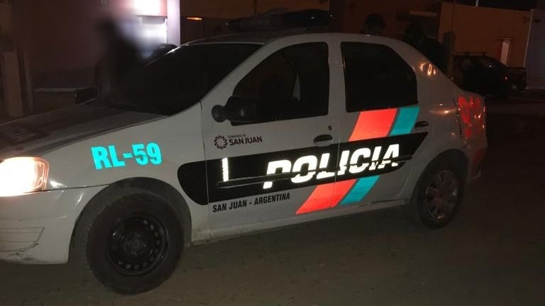 Circulaba en bicicleta y fue atropellada por un auto: quedó internada