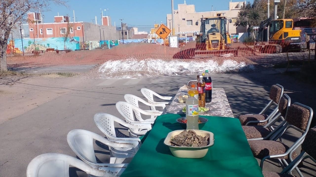 Viral: un sanjuanino festejó su cumpleaños en una calle cortada 