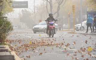 Jueves con intenso viento sur, previo a un viernes caluroso: el pronóstico del SMN