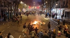 Hay decenas de detenidos tras los incidentes en las afueras del Congreso en medio del debate de la Ley Bases