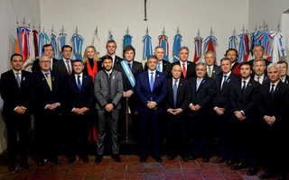 Milei convocó al diálogo a los gobernadores tras la derrota electoral en Buenos Aires