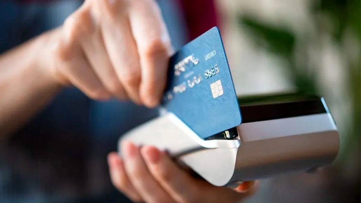 El aguinaldo alivió el bolsillo y frenó el uso de tarjetas en junio