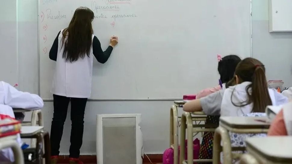 Educación dará turnos online para inscribirse en una rama docente 