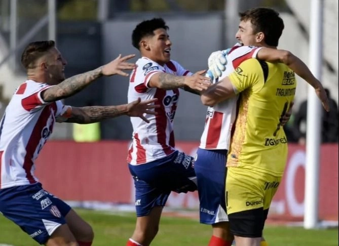 Batacazo en Copa Argentina: Unión eliminó a Rosario Central por penales