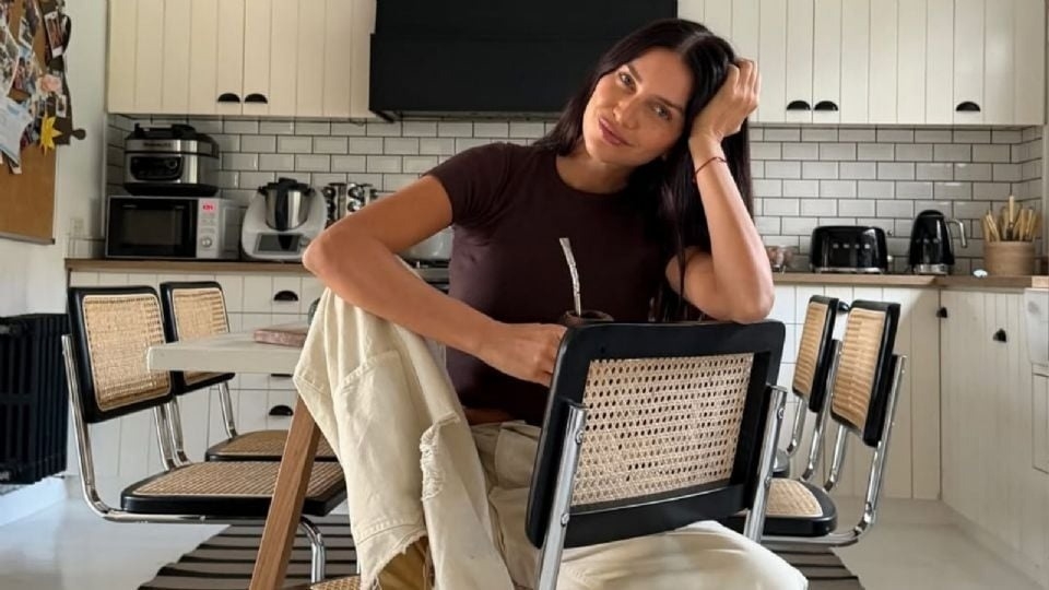 Zaira Nara impone las botas de lluvia como el nuevo básico de moda