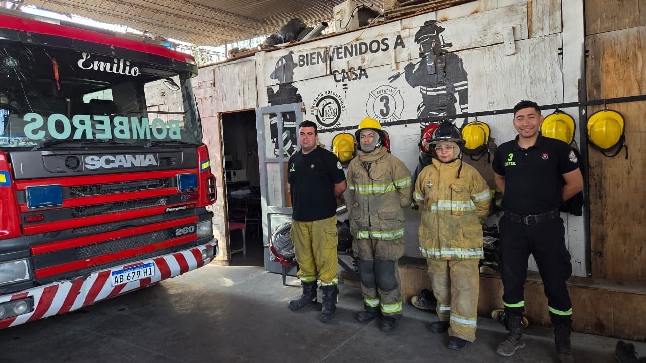 La exigente preparación física para ser bombero voluntario en San Juan