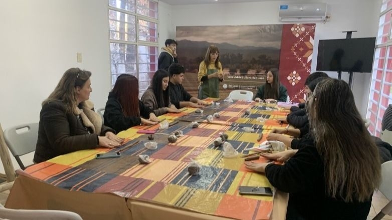 Estudiantes de arte de Albardón se vincularon para desarrollar oficios tradicionales