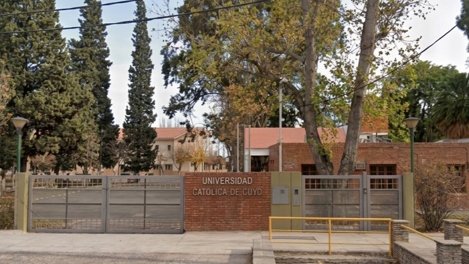 La UCCuyo marca un hito y los futuros médicos se forman en lengua de señas