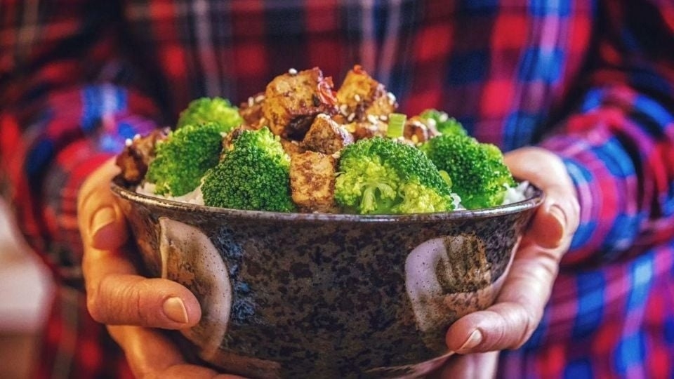 5 recetas ricas en calcio y sin lácteos para fortalecer los huesos