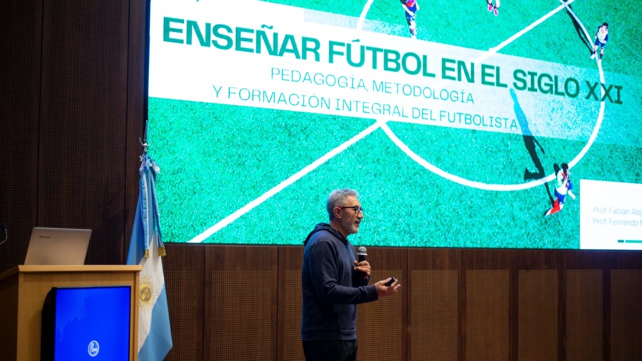 Dirigentes y técnicos participaron de una capacitación de la AFA en San Juan