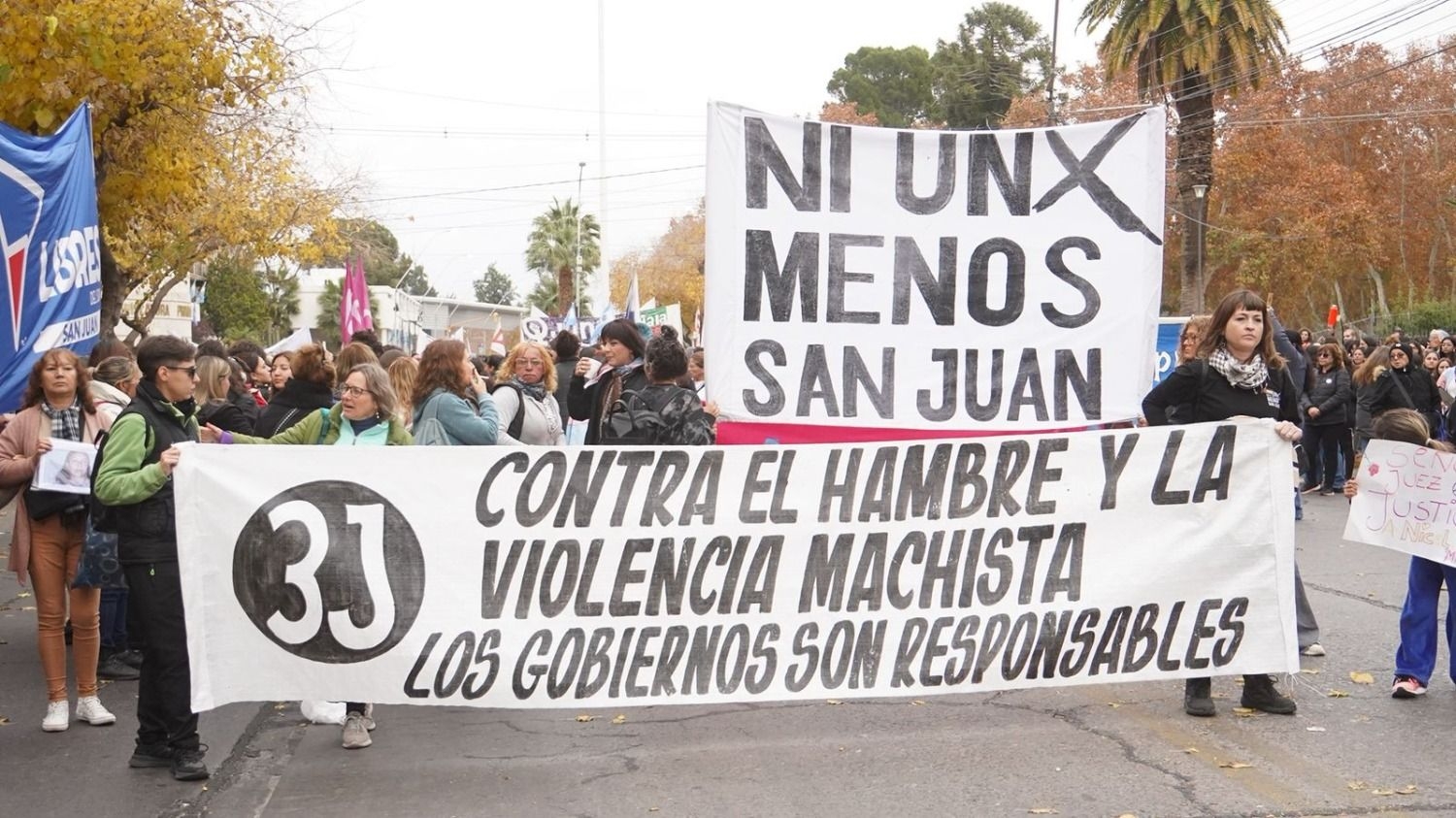 Postales de la convocante marcha por Ni Una Menos en San Juan