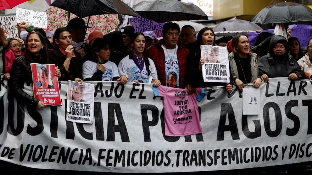 La familia de Agostina marchó por Ni Una Menos mientras avanza la investigación