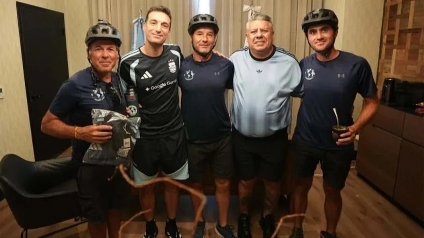 Tres argentinos viajaron 17.000 km en bici para ver a la Selección Argentina